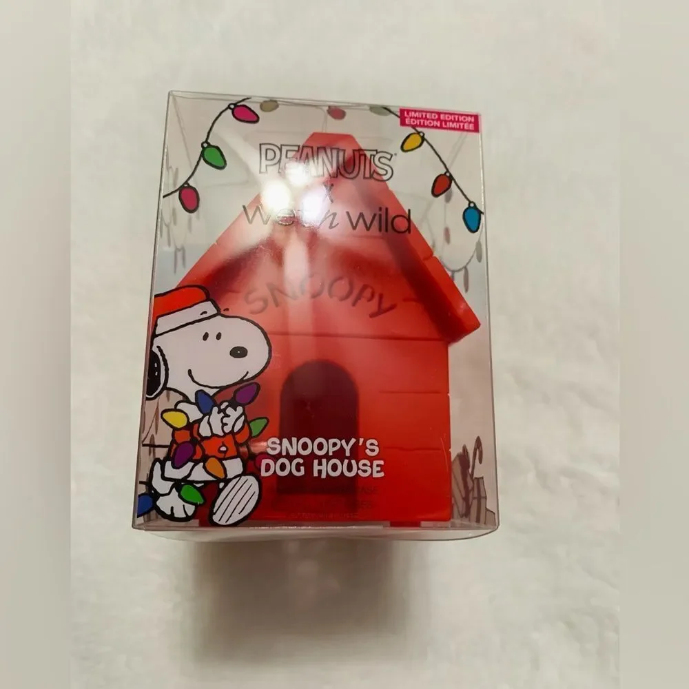 New Wet n wild peanut snoopy’s dog house